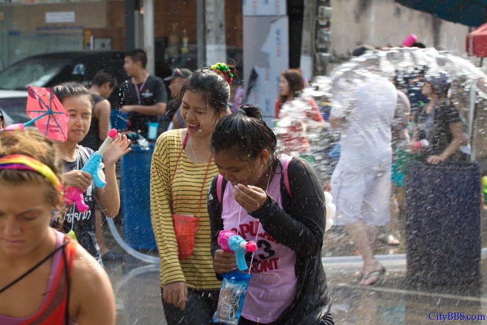 Chiangmai_Songkran_147.jpg