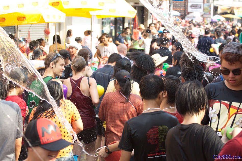 Chiangmai_Songkran_287.jpg