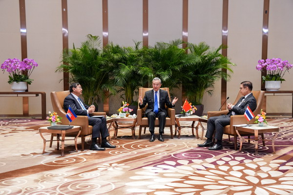 中柬泰外长举行三方会晤